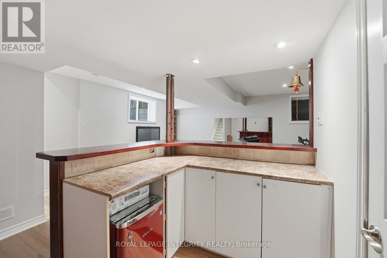 29688004/509-cherokee-way/stittsville-north/ottawa/ontario/K2S0H5_31