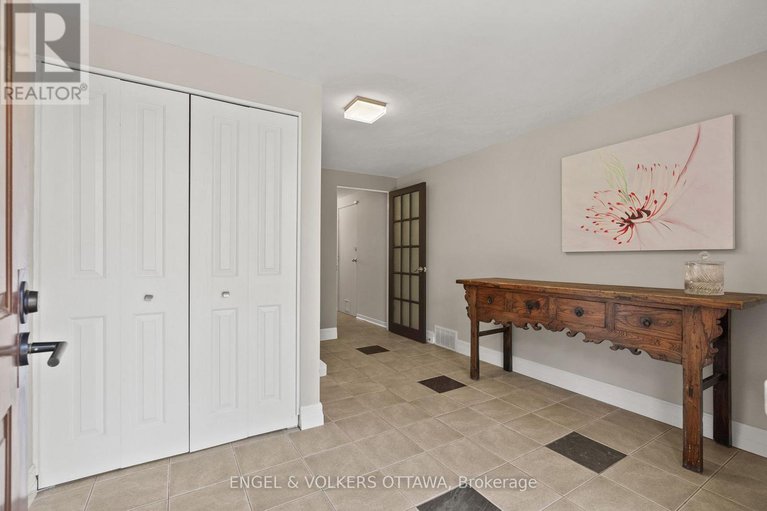 28637797/1175-bonnie-crescent/copeland-park/ottawa/ontario/K2C1Z7_3
