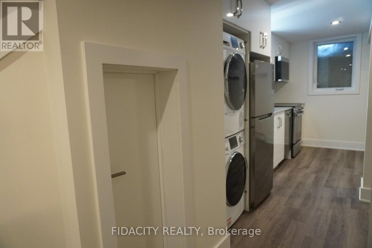 28516012/1030-maitland-avenue/braemar-park/ottawa/ontario/K2C2B6_33