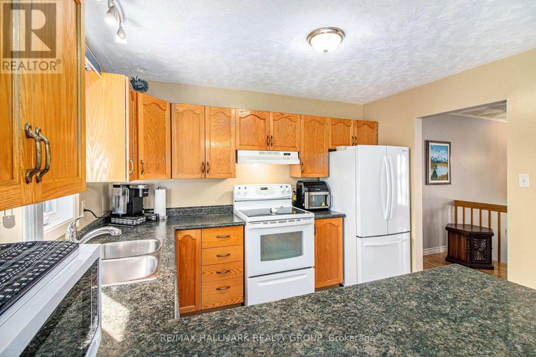 28846861/945-belvedere-avenue/town-of-rockland/clarence-rockland/ontario/K4K1H3_11
