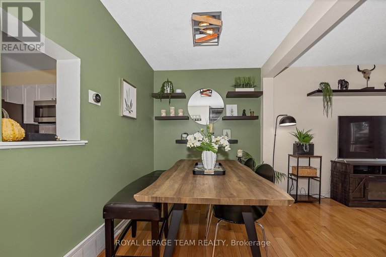 28990501/1844-stonehenge-crescent/pineview/ottawa/ontario/K1B4Z9_12