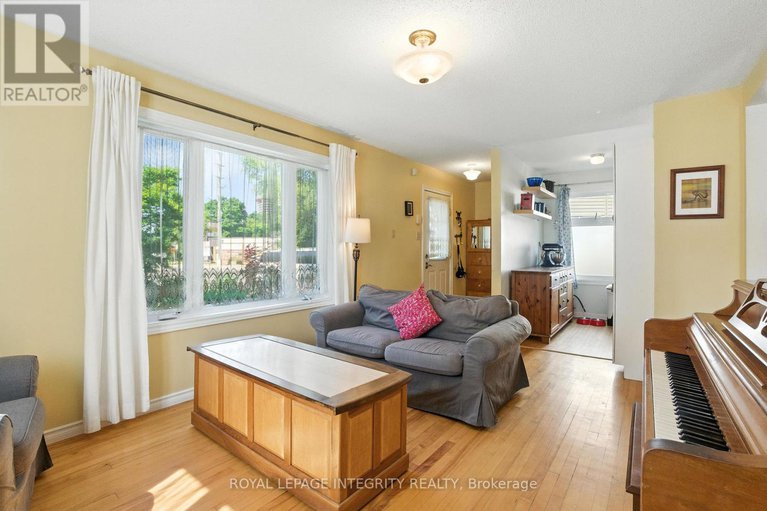 28965143/841-merivale-road/carlington/ottawa/ontario/K1Z5Z7_6