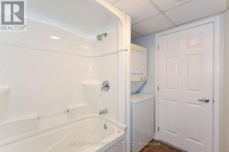 28479227/1980-scully-way-s/fallingbrookgardenway-south/ottawa/ontario/K4A4H2_31