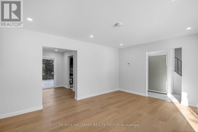 29154826/15-scharf-lane/glencairnhazeldean/ottawa/ontario/K2L2K3_10