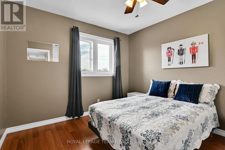 28179012/1728-smithers-crescent/chateauneuf/ottawa/ontario/K1C4X2_24