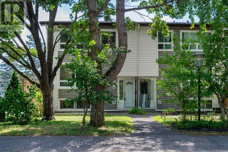 28819608/m-15-banner-road/sheahan-estatestrend-village/ottawa/ontario/K2H8T3_1