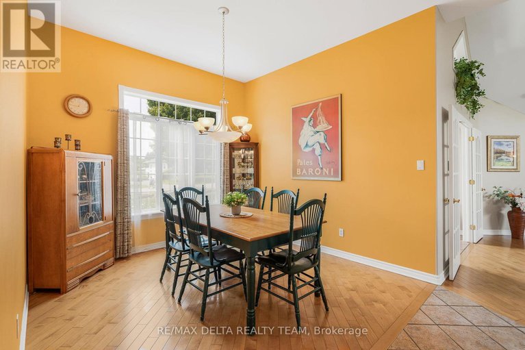 28499288/1147-fieldown-street/cumberland-ridge/ottawa/ontario/K4C1R7_15