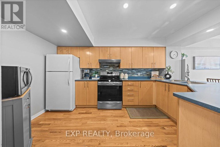 29354269/44-coralbell-private/hunt-club-parkgreenboro/ottawa/ontario/K1T3Z9_10