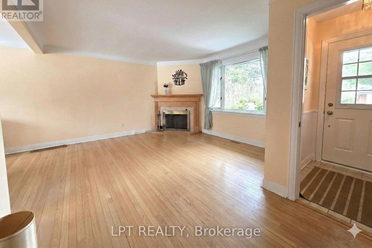 29429679/2302-lawn-avenue/woodroffe/ottawa/ontario/K2B7B4_3