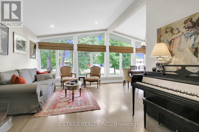 28807971/10-aberfeldy-street/arbeatha-park/ottawa/ontario/K2H6H5_4