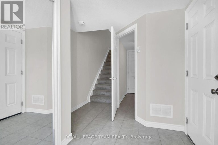 28828874/452-riverboat-heights/half-moon-bay/ottawa/ontario/K2J6K1_4