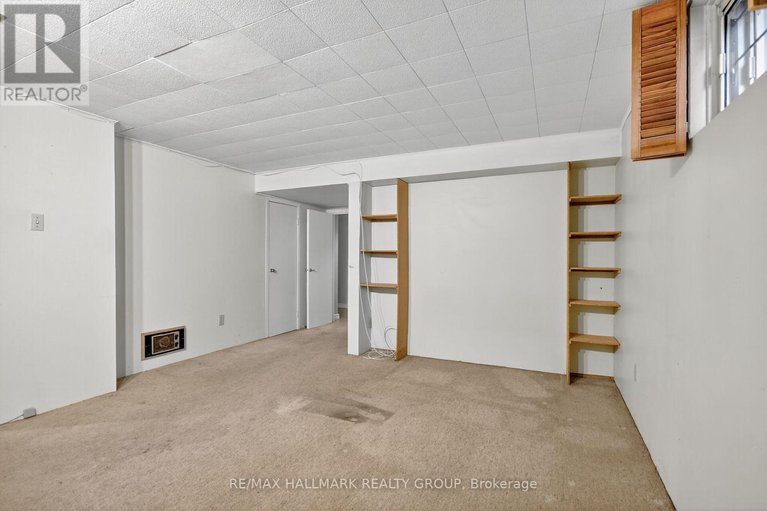 29033403/2042-tilson-street/elmvale-acres/ottawa/ontario/K1G2M7_26