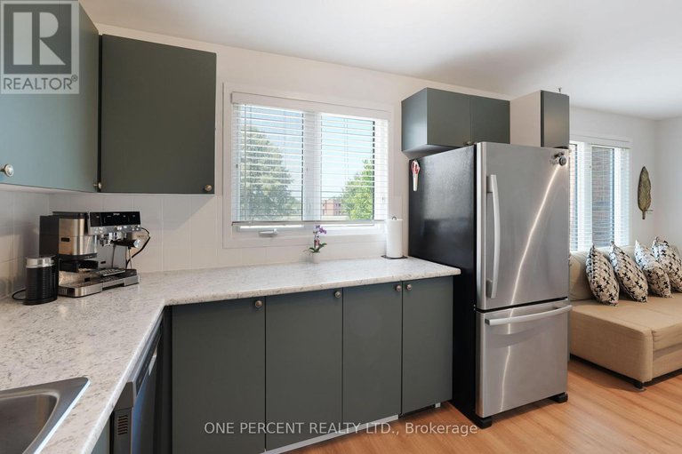 28549707/6585-6585-bilberry-drive/convent-glen-north/ottawa/ontario/K1C4N4_13