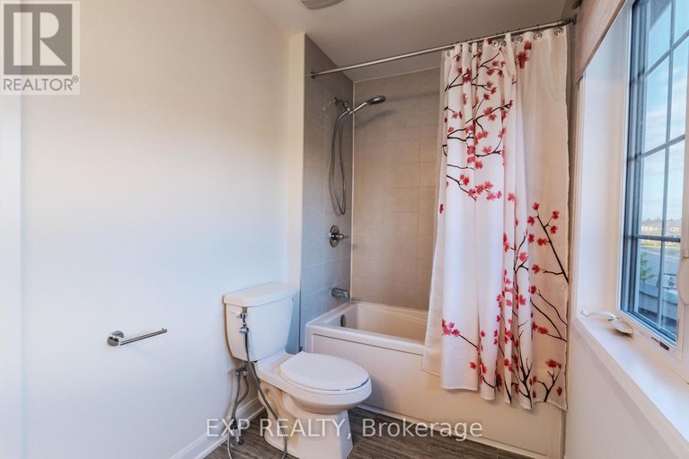 28597121/818-cappamore-drive/half-moon-bay/ottawa/ontario/K2J6V6_24