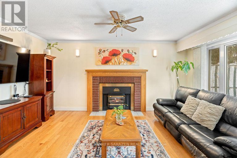 29282717/1040-karsh-drive/hunt-club-park/ottawa/ontario/K1G4M9_22