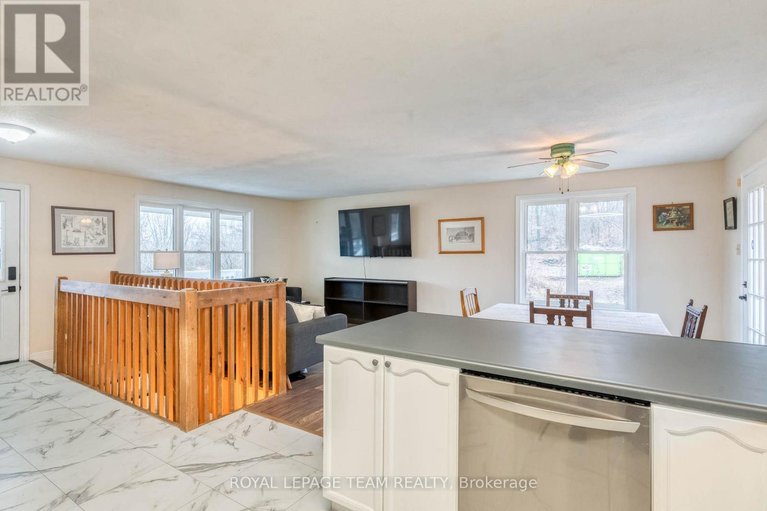 29612401/1255-old-perth-road/mississippi-mills-ramsay-twp/mississippi-mills/ontario/K0A1A0_8