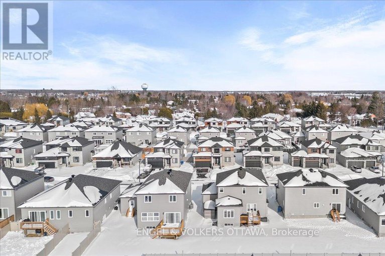 29402076/624-geneva-crescent/embrun/russell/ontario/K0A1W0_43