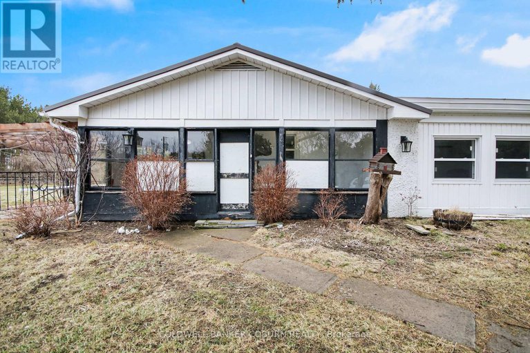 28106172/1696-merwin-lane/augusta-twp/augusta/ontario/K0E1T0_37