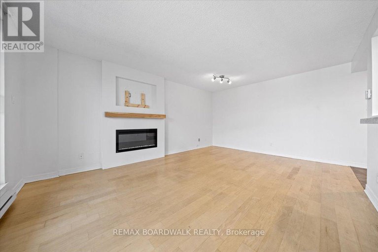 29362549/308-15-murray-street/lower-townbyward-market/ottawa/ontario/K1N9M5_14