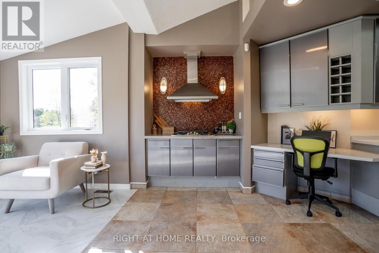 29001389/5-burnt-tree-court/cedar-hillorchard-estates/ottawa/ontario/K2R1B8_16