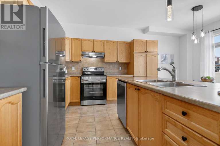 29164946/1910-schroeder-crescent/springridgeeast-village/ottawa/ontario/K4A4P8_21