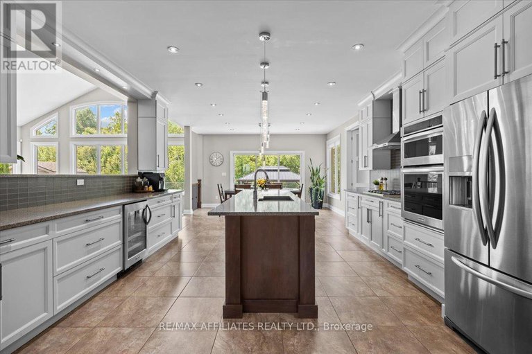 29024438/1610-linkland-court/cumberland-estates/ottawa/ontario/K4C0A5_15