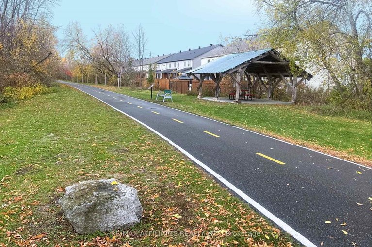 28986131/353-voyageur-place/embrun/russell/ontario/K0A1W0_18