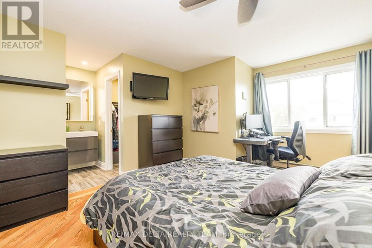 28905384/1540-briarfield-crescent/fallingbrookridgemount/ottawa/ontario/K4A1Z9_13
