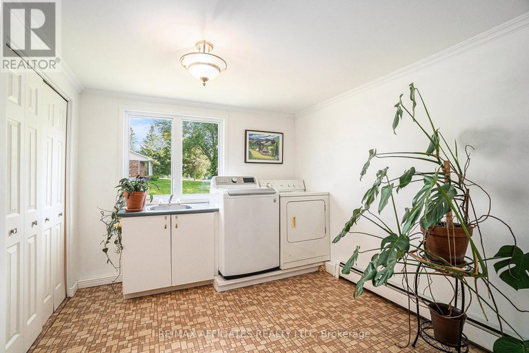 28625168/3971-champlain-street/clarencerockland-twp/clarence-rockland/ontario/K0A1E0_12