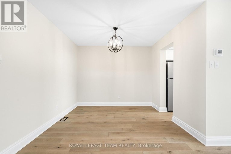 29668380/1925-windwood-place/chapel-hill/ottawa/ontario/K1C7K7_11