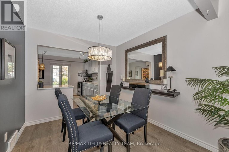 28632768/61-valewood-crescent/blackburn-hamlet/ottawa/ontario/K1B4G1_8