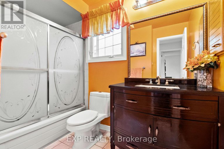 29397819/1424-progress-place/pineview/ottawa/ontario/K1B5M3_29