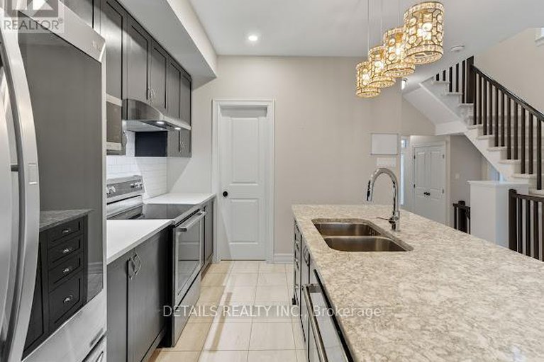 28683868/690-vivera-place/fringewood/ottawa/ontario/K2S2N1_13