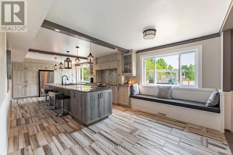 28470245/2914-pattee-road-e/east-hawkesbury-twp/east-hawkesbury/ontario/K6A2R2_9