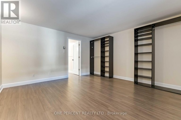 29514988/a-6643-bilberry-drive/convent-glen-north/ottawa/ontario/K1C4N5_21