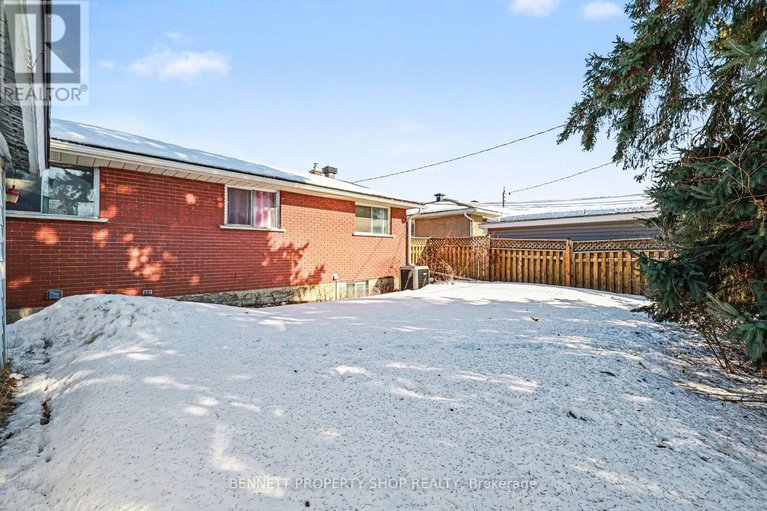 29427976/1112-cobden-road/parkway-park/ottawa/ontario/K2C2Z2_13