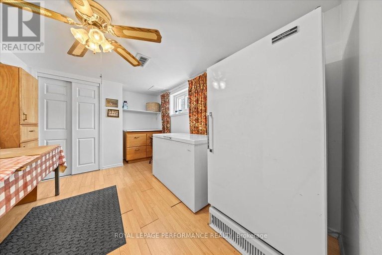 29481876/1075-secord-avenue/billings-bridge/ottawa/ontario/K1H8C7_27