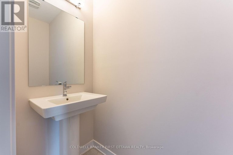 28161394/834-bascule-place/btwn-franktown-rd-fallowfield-rd/ottawa/ontario/K0A2Z0_15