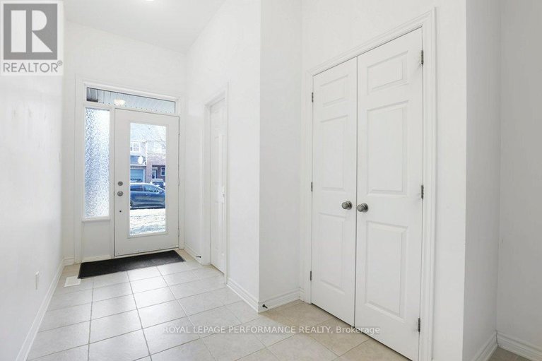 29648460/203-bradwell-way/blossom-parkkemp-parkfindlay-creek/ottawa/ontario/K1T4J4_3