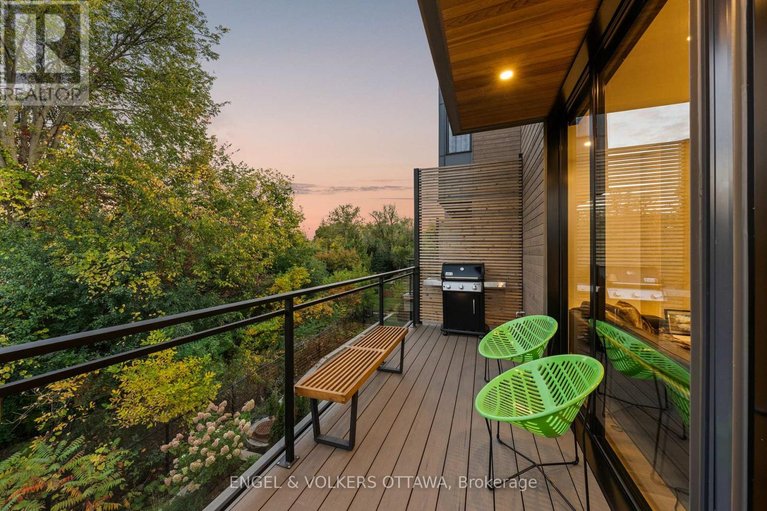 29446343/127-peridot-private/experimental-farm/ottawa/ontario/K2C3M3_52