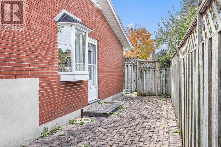 28989403/11-horner-drive/lakeview-park/ottawa/ontario/K2H5E6_26