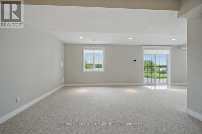 28463526/6373-radisson-way/hiawatha-parkconvent-glen/ottawa/ontario/K1C2Z9_36