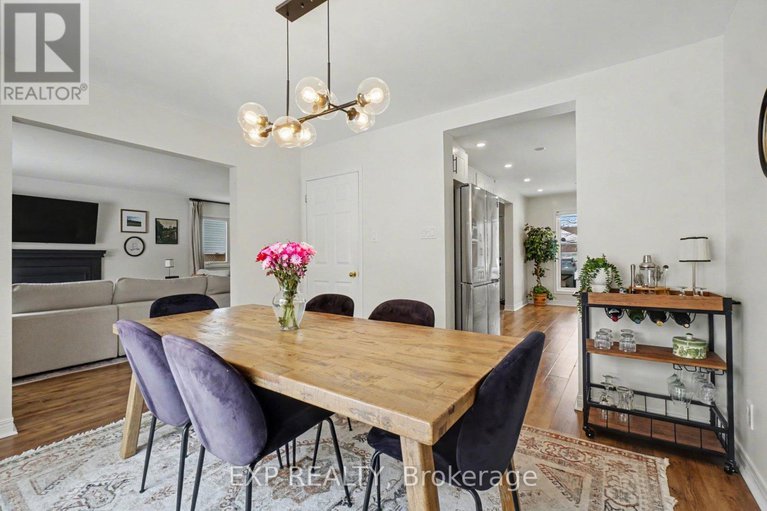 29399476/710-princess-louise-drive/fallingbrookridgemount/ottawa/ontario/K4A3G9_12