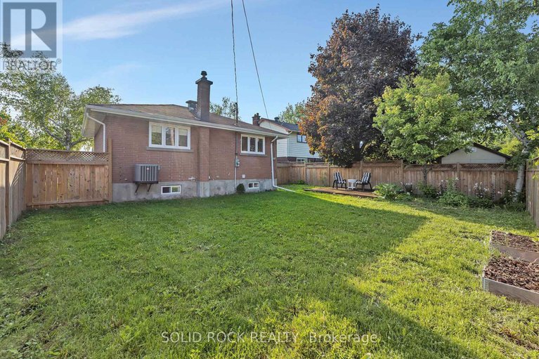 28414092/1229-erindale-drive/copeland-park/ottawa/ontario/K2C2G2_39