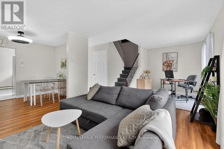 29468633/42-compata-way/blackburn-hamlet-south/ottawa/ontario/K1B4W9_5