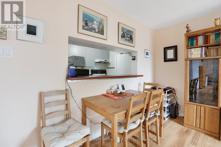 29281188/412-280-brittany-drive/viscount-alexander-park/ottawa/ontario/K1K4M4_14