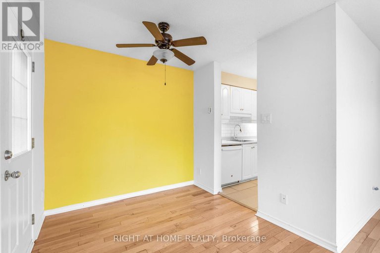28426609/23d-forester-crescent/westcliffe-estates/ottawa/ontario/K2H8Y1_8