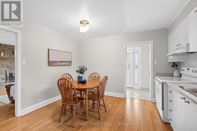 28926247/1525-valmarie-avenue/carleton-heights/ottawa/ontario/K2C1V7_14