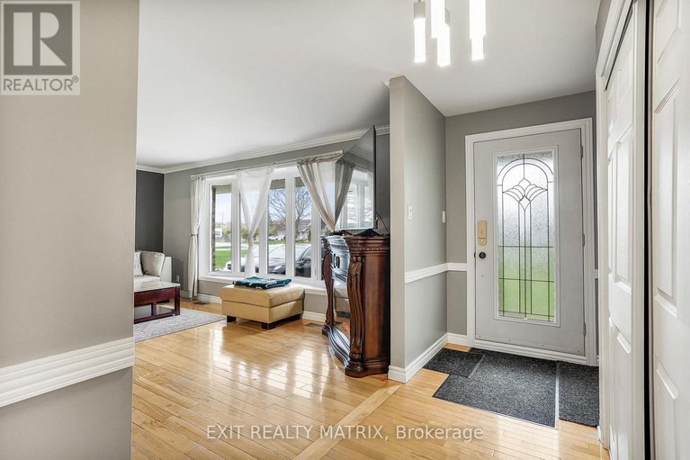 28639624/31-front-road/lorignal/champlain/ontario/K0B1K0_8
