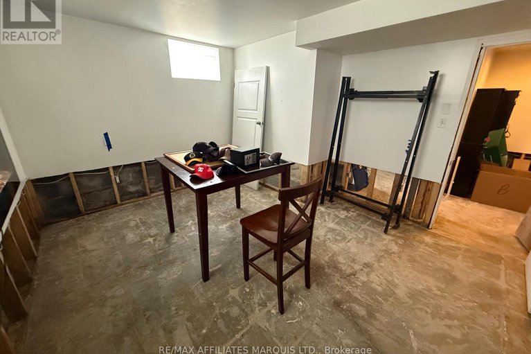 29326342/18221-rene-street/south-glengarry-charlottenburgh-twp/south-glengarry/ontario/K0C2J0_17